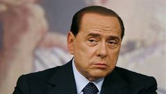 Berlusconi si naplnoval dovolenou, bude hubnout ve vile na Sardinii 